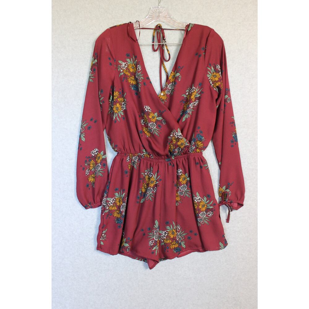 ONE Clothing Los Angeles‎ Womens Size Medium Floral Romper Double Lined